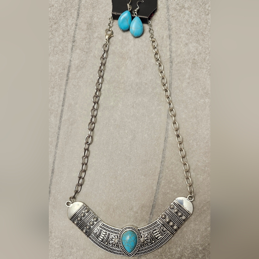 Elegant Silver Necklace